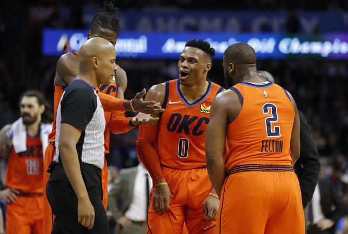 Russell Westbrook je vknjižil nov trojni dvojček, a tudi prejel novo tehnično napako. | Foto: Reuters