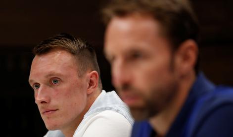 Phil Jones ostaja med rdečimi vragi vsaj do leta 2023