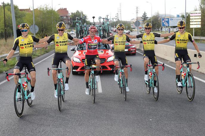 Roglic Jumbo Visma | Primož Roglič je v velikem slogu osvojil Vuelto in zapisal posebno poglavje v zgodovini kolesarstva. | Foto Unipublic/Photogomez Sport