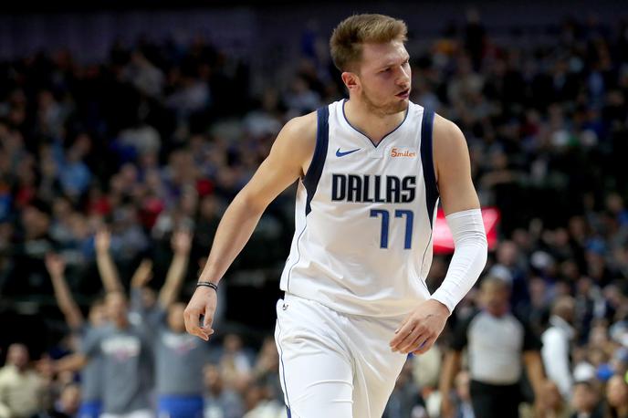 Luka Dončić | Luka Dončić v pričakovanju obračuna s prvaki. | Foto Getty Images