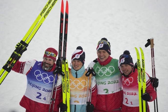 Sergej Ustjugov, Denis Spicov, Aleksander Bolšunov in Aleksej Červotkin | Sergej Ustjugov, Denis Spicov, Aleksander Bolšunov in Aleksej Červotkin so se veselili zlata. | Foto Guliverimage