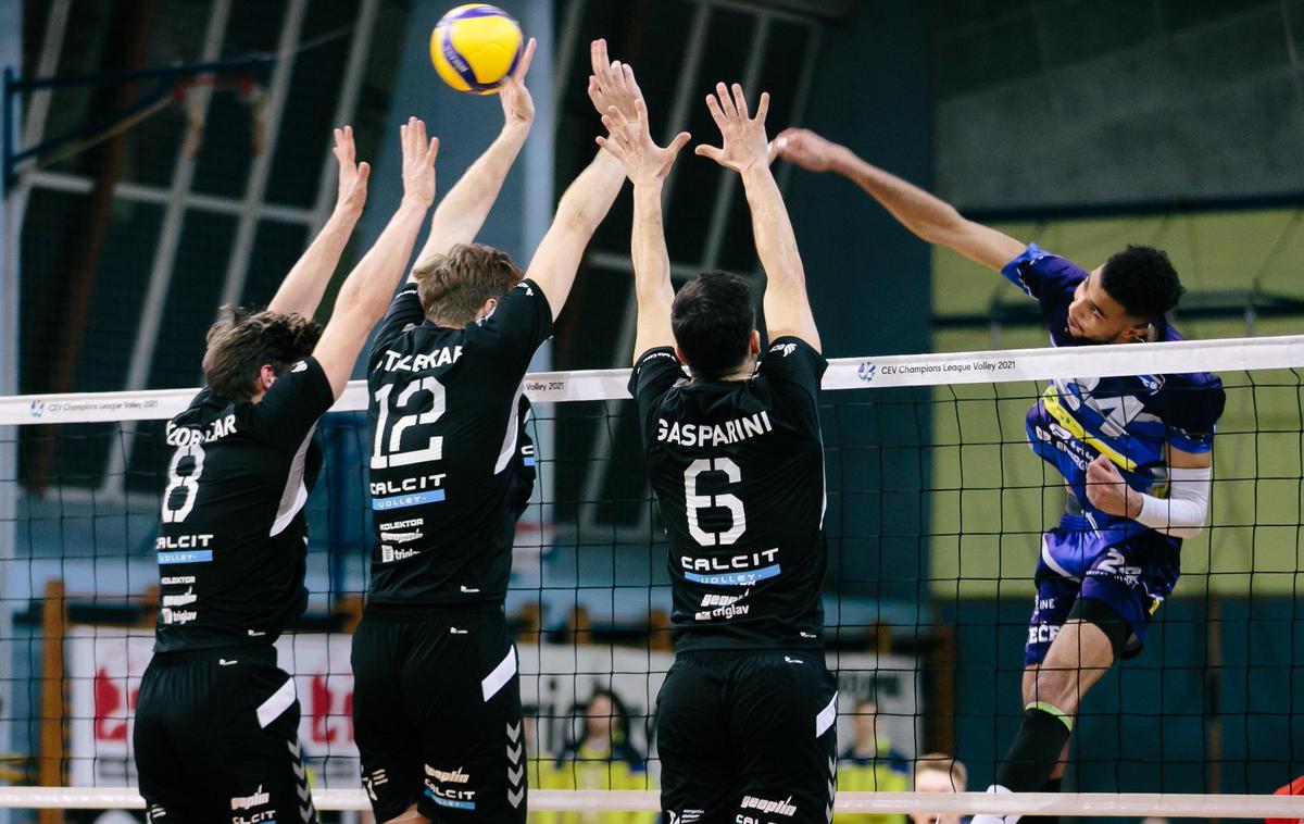 Calcit Volley Merkur Maribor 1 | Mariborčani v tretjem poskusu strli tudi Kamnik. | Foto Klemen Brumec