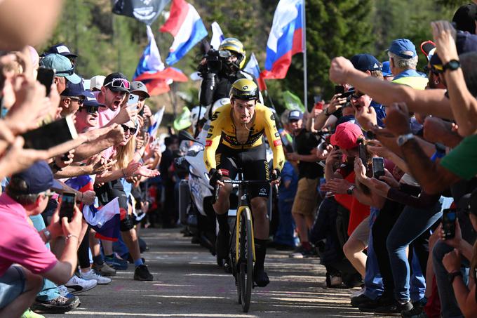 Rogličevo zmago je pospremila nepregledna množica slovenskih navijačev. | Foto: Guliverimage/Vladimir Fedorenko