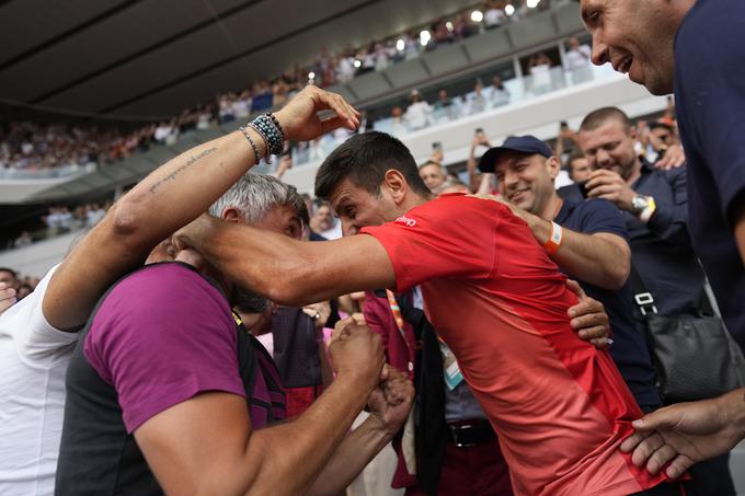 Goran Ivanišević v objemu svojega varovanca | Foto: AP / Guliverimage