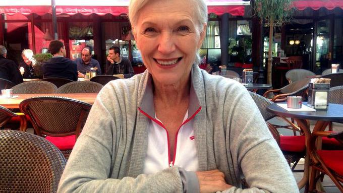 Maye Musk leta 2015 v gostišču nasproti polnilnice sredi Vrhnike. | Foto: Gregor Pavšič