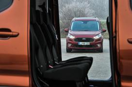 Ford tourneo courier in peugeot rifter