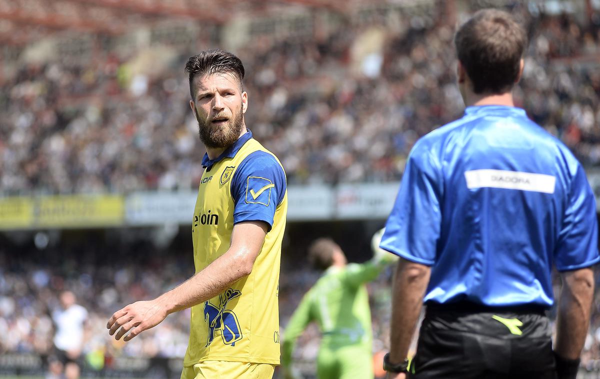 Boštjan Cesar | Boštjan Cesar bo vsaj še eno sezono igral za italijanski klub Chievo. | Foto Getty Images