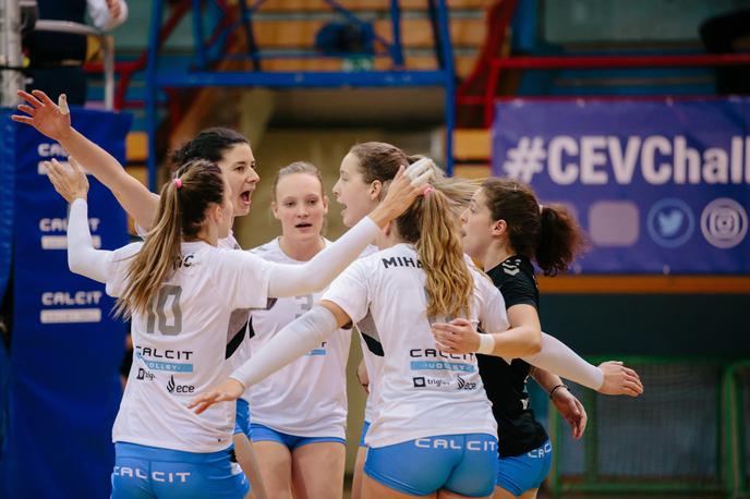 Calcit Volley | Kamničanke so se na vrhu izenačile z Novogoričankami. | Foto Klemen Brumec