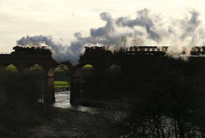 "Leteči škot" (60103 Flying Scotsman) zmore na paro doseči kar 160 kilometrov na uro najvišje hitrosti. V Sloveniji še danes vlaki vozijo počasneje od njega.  | Foto: Reuters