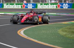 Leclerc in Sainz najhitrejša, gasilec Vettel trening končal na skuterju #video