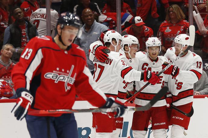 carolina Hurricanes | Hokejisti Caroline v tej sezoni še ne poznajo poraza.  | Foto Reuters