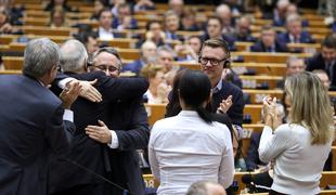 Zgodovinsko glasovanje v Evropskem parlamentu #video