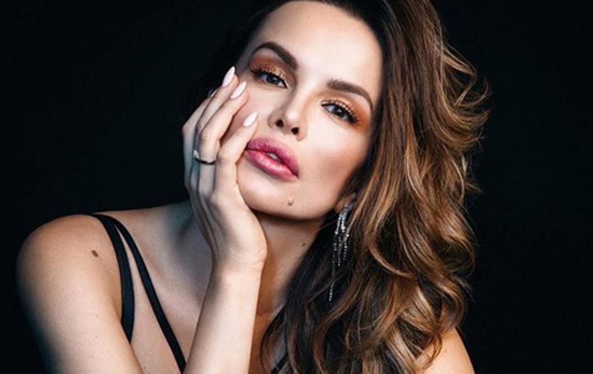 Severina Insta |  Po besedah Severininih prijateljev je pevka znova zelo zaljubljena.  | Foto Instagram