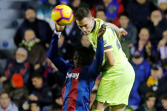 Thomas Vermaelen | Thomas Vermaelen se seli na Japonsko | Foto Reuters