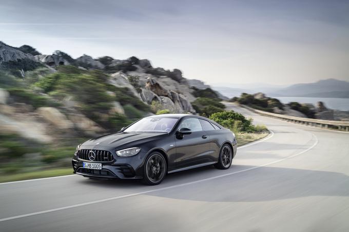 Tako kupe kot tudi kabriolet sta prevzela oblikovne linije že predstavljene limuzinske različice. | Foto: Mercedes-Benz