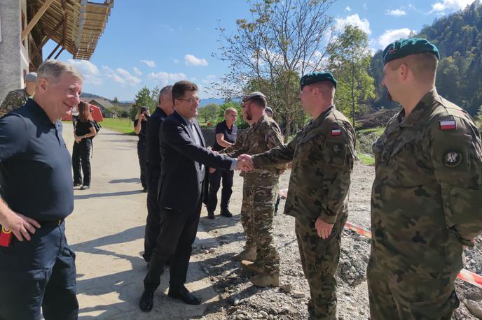 Janez Lenarčič | Sloveniji bo v letošnjem in prihodnjem letu iz solidarnostnega sklada na voljo do 400 milijonov evrov, od tega letos 100 milijonov evrov.  | Foto Vlada RS