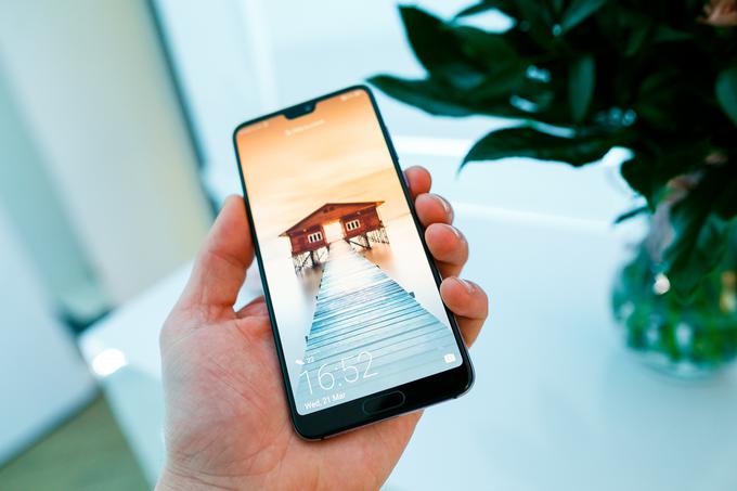 Huawei P20 Pro s prvo trojno kamero Leica ulovi okoli 20 odstotkov več svetlobe od drugih pametnih telefonov. | Foto: 