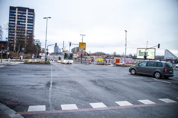 Delna zapora Dunajska cesta | Danes, v soboto in nedeljo bo za ves promet znova zaprta Dunajska cesta na odseku med Vilharjevo cesto in Trgom OF. | Foto Gaja Hanuna