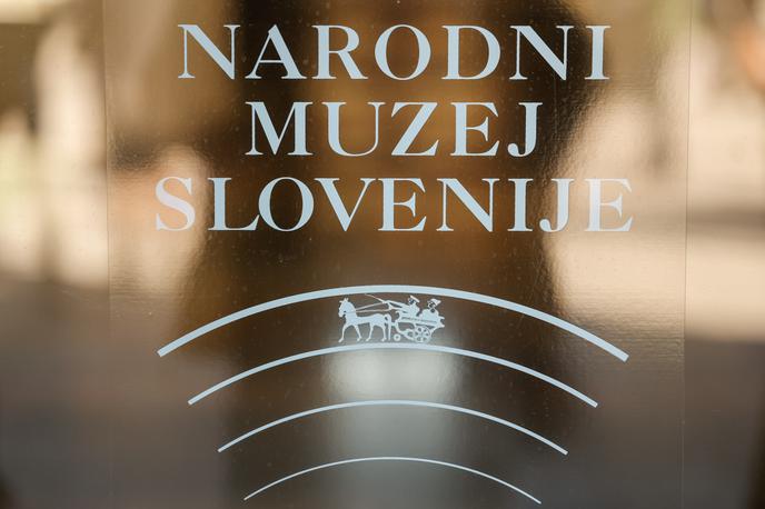 Narodni muzej Slovenije, Ljubljana | Po dvomu o avtentičnosti tako del kot tudi certifikatov so zadevo pod drobnogled vzeli na ministrstvu. Razstavo so v muzeju odpovedali, direktor pa je kmalu nato odstopil. Umetnostni zgodovinar Brane Kovič je tedaj napovedano razstavo označil kot "kapitalen kiks" muzeja. | Foto Nebojša Tejić/STA