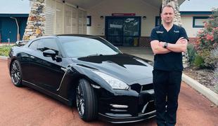 Hitri doktor in njegov nissan GT-R: nanj želi natakniti reševalne luči