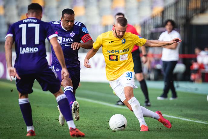 Maribor Bravo | Mariborčani so se po zmagi nad Bravom (začasno) povzpeli na prvo mesto. | Foto Blaž Weindorfer/Sportida