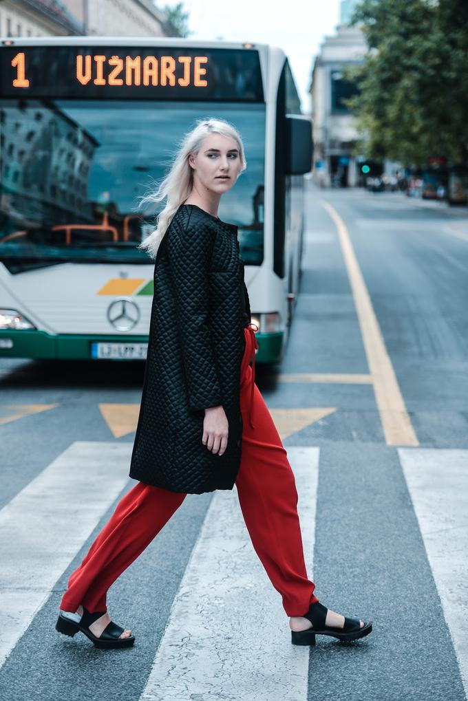 Zaradi izkušenj v manekenstvu je imela znanje s področja fotografiranja, a vsebin za blog ni mogla vzdrževati sama. Bloganja se je zato resneje lotila takrat, ko je spoznala fotografa Ribiča, ki je skrbel za tedenska fotografiranja. | Foto: Robert Ribič