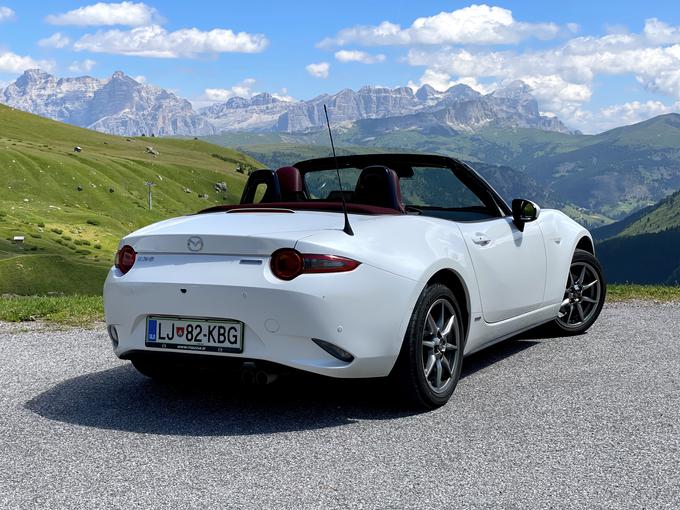 Popolne okoliščine za avtomobil kot je mazda MX-5. Sončen poletni dan (paziti je treba na ustrezno zaščito!) in odprta streha.  | Foto: Gregor Pavšič