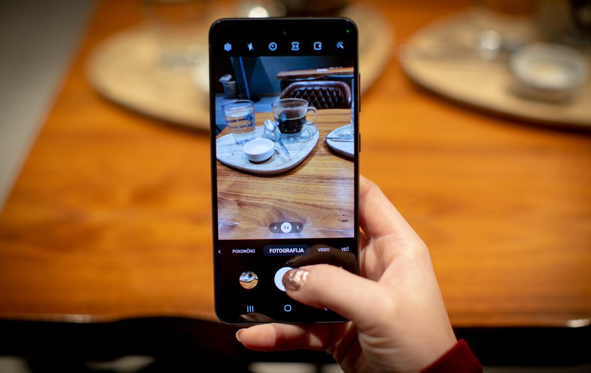 Samsung Galaxy S21FE 5G | Samsung Galaxy S21 FE 5G dočakali nekaj mesecev pozneje, kot smo pričakovali. | Foto Gaja Hanuna