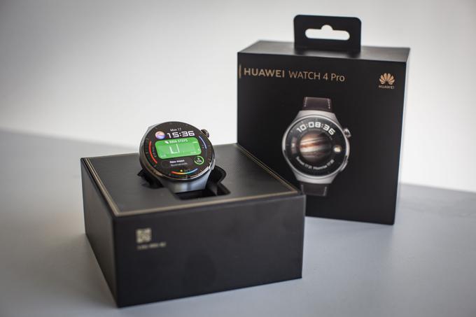 Odpiranje zavojčka s pametno uro Huawei Watch 4 Pro | Foto: Bojan Puhek