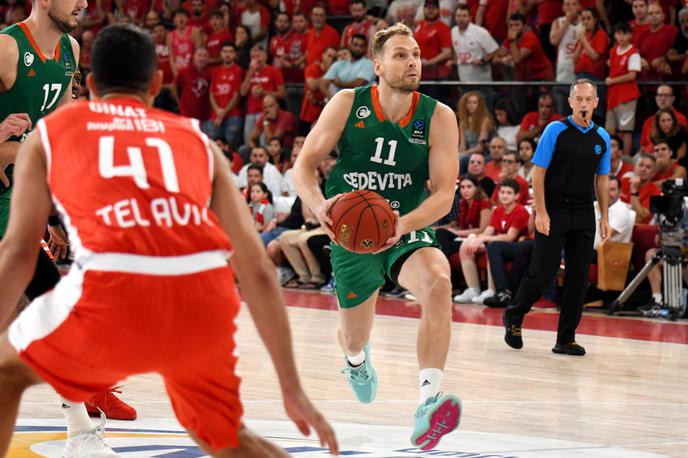 Cedevita Olimpija : Hapoel Jaka Blažič | Cedevita Olimpija je za uvod visoko izgubila. | Foto Tine Ružič/Cedevita Olimpija