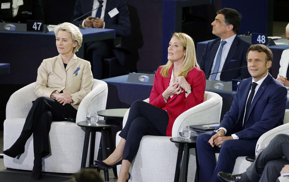 Ursula von der Leyen, Roberta Metsola in Emmanuel Macron | Predsednica Evropske komisije Ursula von der Leyen, predsednica Evropskega parlamenta Roberta Metsola in francoski predsednik Emmanuel Macron na konferenci o prihodnosti Evrope v Strasbourgu. | Foto Reuters