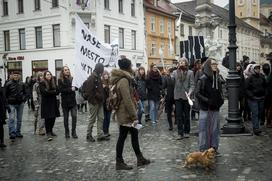 Protest, Zoran Janković, Mol, hostel celica