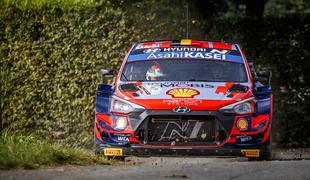 Neuville zmagovalec relija na Japonskem