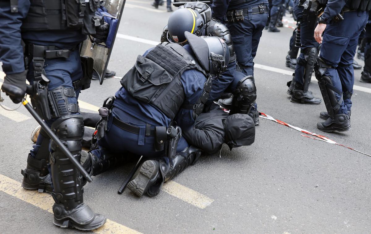 Protest v Franciji | Na protestih proti pokojninski reformi je prišlo tudi do spopadov med protestniki in policisti. | Foto Guliverimage