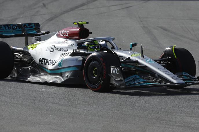 Barcelona Lewis Hamilton | Lewis Hamilton je po dirki v Bakuju komaj zlezel iz dirkalnika. | Foto Reuters