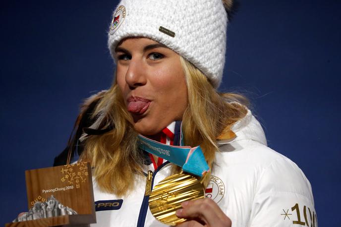 Ester Ledecka | Ester Ledecka, ki je lani na olimpijskih igrah osvojila medalji tako v alpskem smučanju kot deskanju, bo letos prednost dala prvemu. | Foto Reuters