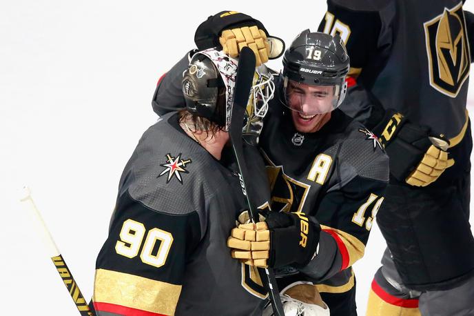 Vegas Golden Knights | Hokejisti Vegasa so drugi krog končnice proti Vancouvru odprli z zmago s 5:0. Vratar Robin Lehner je zaklenil svoja vrata. | Foto Getty Images