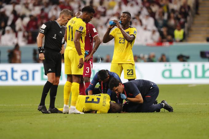 Enner Valencia je v prvem polčasu trikrat zatresel mrežo gostiteljev, ob koncu polčasa pa najprej obležal na tleh, nato je odšepal z igrišča, se po minuti vrnil in nadaljeval srečanje. | Foto: Guliverimage/Vladimir Fedorenko