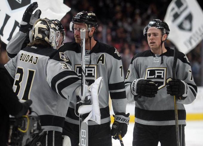 Vratar Petr Budaj je zaustavil 18 strelov od 19 (Kralji so jih sprožili 28), Jeff Carter pa je v podaljšku zadel za peto zaporedno zmago Los Angeles Kings. | Foto: Reuters