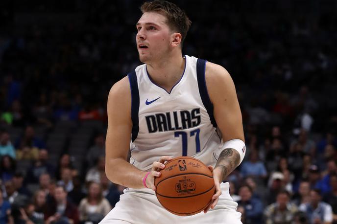 Luka Dončić | Luka Dončić je z Dallasom gostoval pri Denver Nuggets, katerih član je Vlatko Čančar, ki še čaka na debi v ligi NBA. | Foto Gulliver/Getty Images