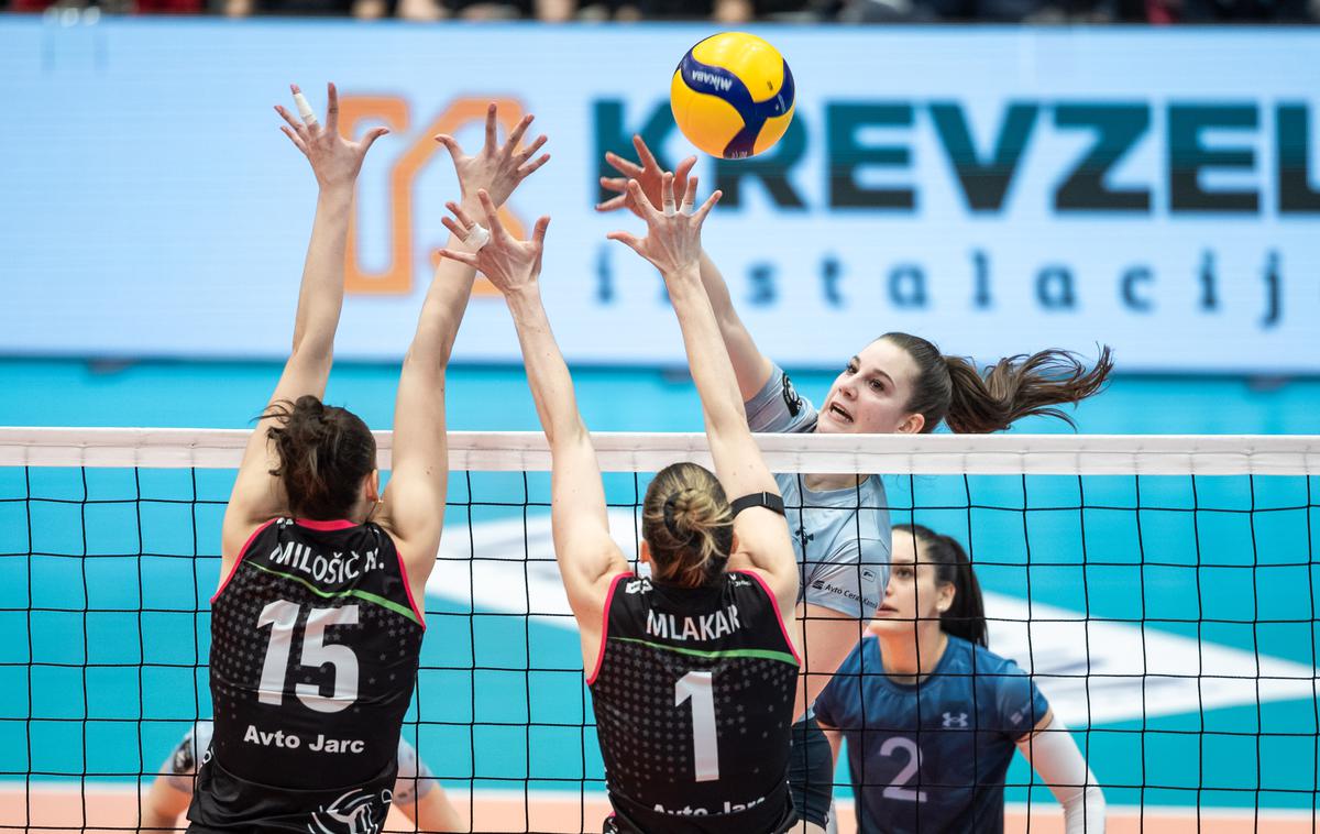 Odbojkarski pokal Slovenije, Calcit Volley - Nova KBM Branik | Kamničanke bodo igrale v finalu srednjeevropske lige, Mariborčanke bodo danes igrale tekmo za tretje mesto. | Foto Jure Banfi