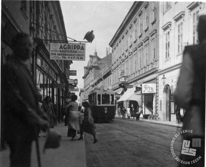 tramvaj pred 1945 | Foto: Foto neznan, hrani Muzej novejše zgodovine Slovenije