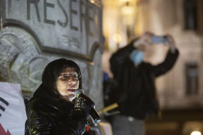 Petkovi protesti kolesarjev. Svetlana Makarovič. | Foto Bojan Puhek