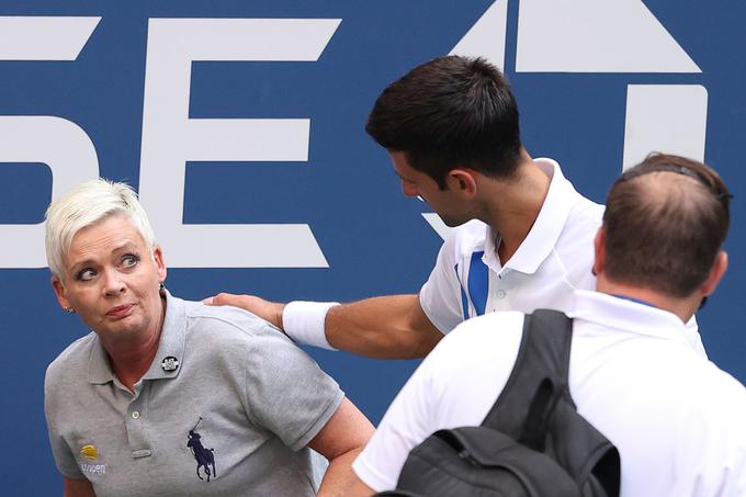 Še zelo svež je spomin, kaj se je prvemu igralcu sveta zgodilo v New Yorku, ko je po nesreči zadel linijsko sodnico. | Foto: Gulliver/Getty Images