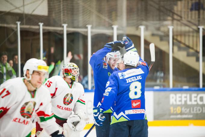 Miha Zajc je zaigral ob Žigi Jegliču in Roku Tičarju ter dosegel oba slovenska zadetka. | Foto: Peter Podobnik/Sportida