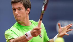 Bedene začel z zmago, Srebotnikova uspešna v dvojicah