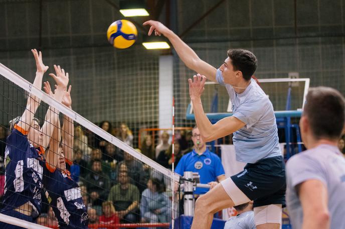 Calcit Volley ACH Volley Uroš Nikolić | Odbojkarji ACH Volleyja in Calcit Volleyja so danes obračunali na derbiju v Tivoliju. | Foto Klemen Brumec