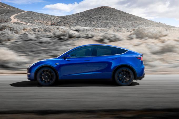 Model Y je crossover različica modela 3, ki pa bo na voljo tudi s štirikolesnim pogonom (dvojni elektromotor). V notranjosti bo teoretično prostor za sedem ljudi. | Foto: Tesla