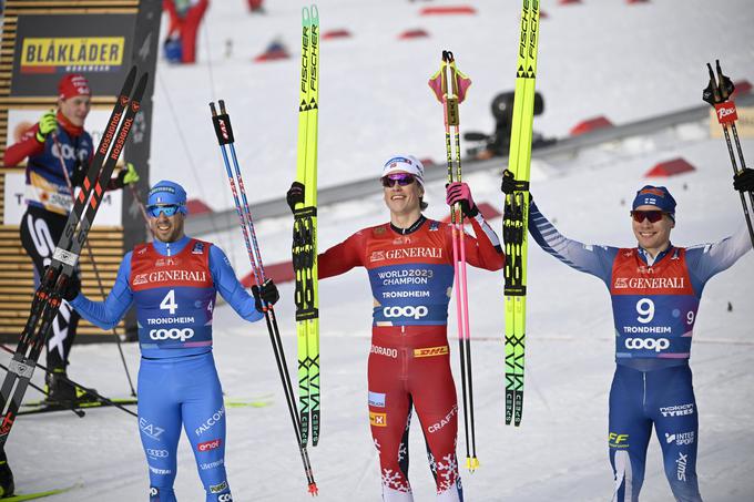 Johannes Hoesflot Klaebo se veseli četrtega zaporednega sprinterskega naslova svetovnega prvaka. | Foto: Guliverimage