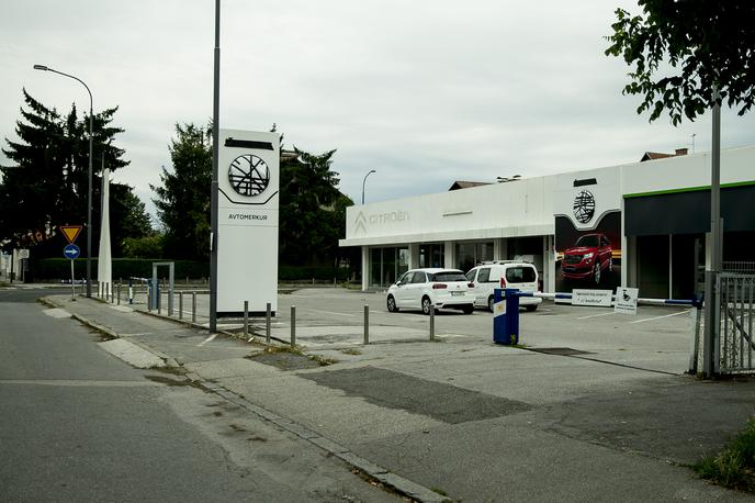 Zaprt Avtomerkurjev salon avtomobilov za Bežigradom | Salon avtomobil Citroen, Škoda in Hyundai je konec julija, po več kot dvajsetih letih, zaprl svoja vrata. | Foto Ana Kovač